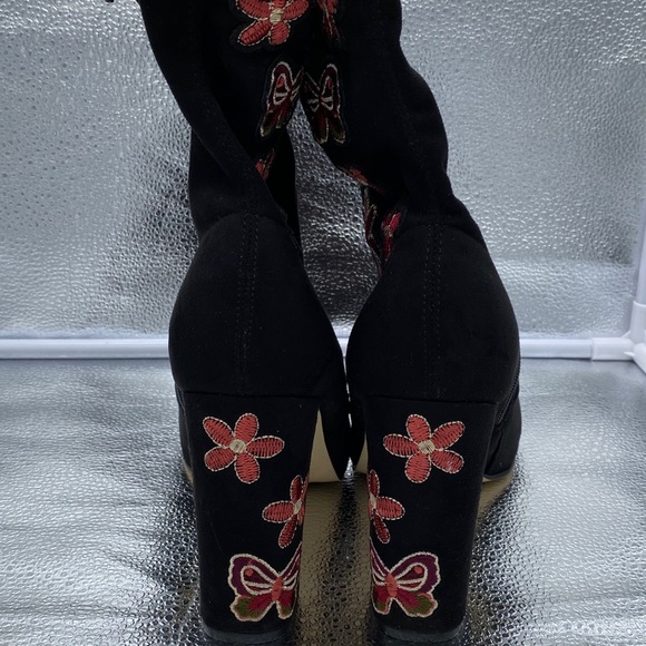 Chinese Laundry floral suede boot size 9M - Picture 3 of 5